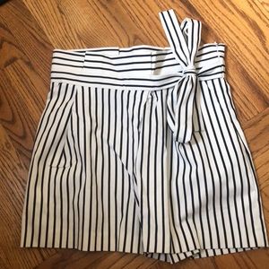 Zara white/navy stripe paper bag shorts small